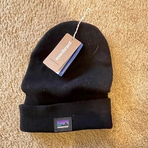Patagonia men’s black everyday beanie nwt